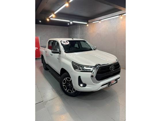 TOYOTA HILUX 2.8 D-4D TURBO DIESEL CD SRX 4X4 AUTOMÁTICO